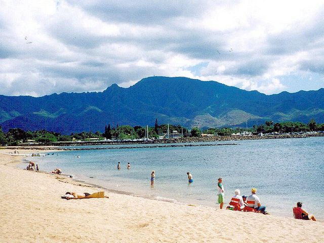 �n���C���E�r�[�`�p�[�N